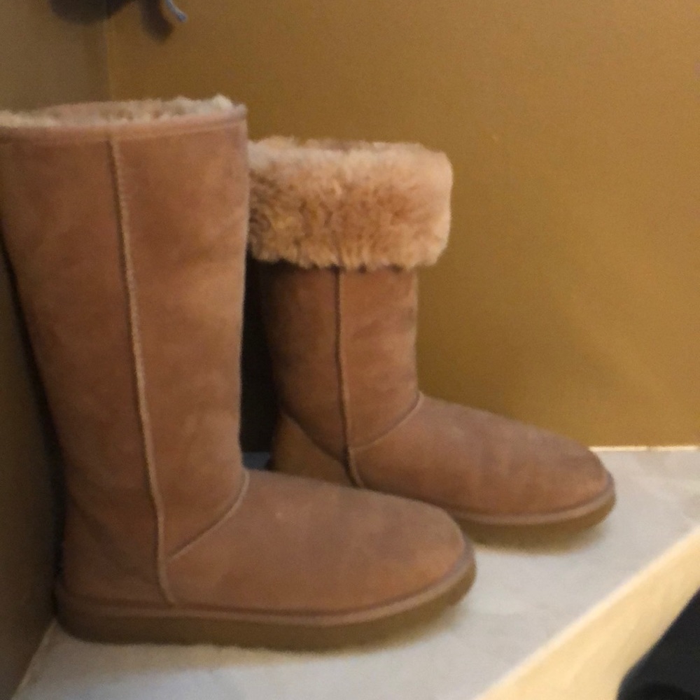 Nude rose color tall Ugg’s
